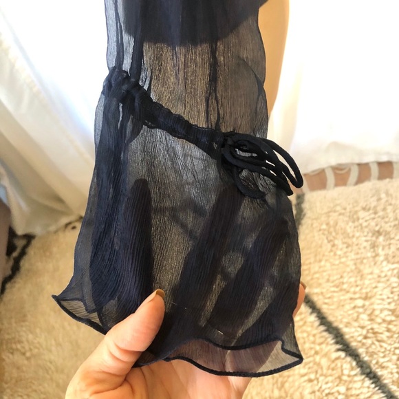 Emma Black beautiful silk blouse - Picture 8 of 10